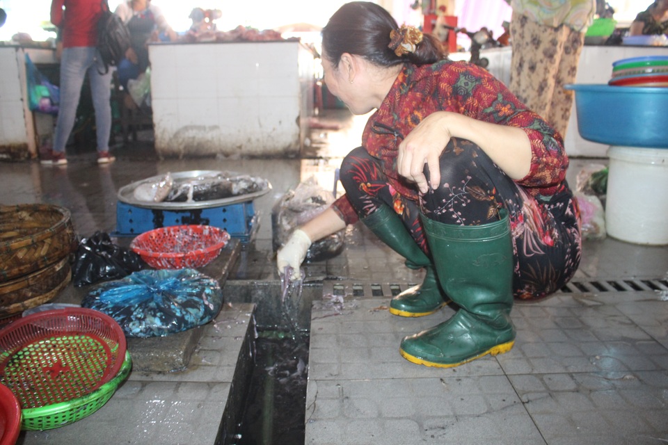 Khu chợ trăm tỷ ô nhiễm nghiêm trọng - 1 Khu chợ trăm tỷ ô nhiễm nghiêm trọng - 1