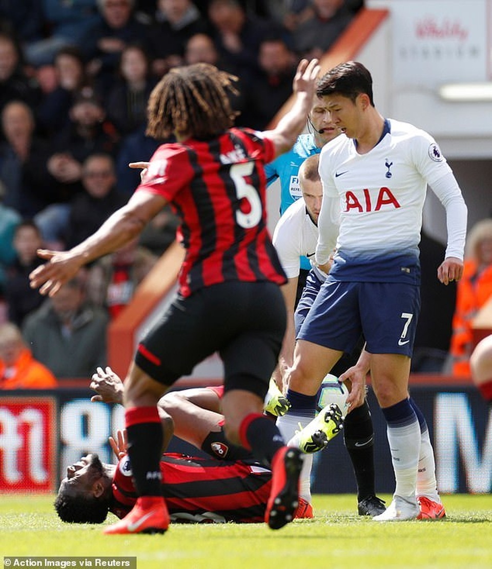 Nhìn lại tình huống Tottenham thất bại vì 2 chiếc thẻ đỏ oan nghiệt - 3 Nhìn lại tình huống Tottenham thất bại vì 2 chiếc thẻ đỏ oan nghiệt - 3