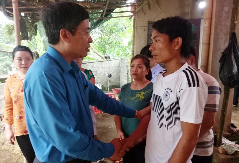 Vụ học sinh và cô giáo bị đâm tại trường: Cần ngăn chặn các đối tượng lạ mặt vào trường học - 4