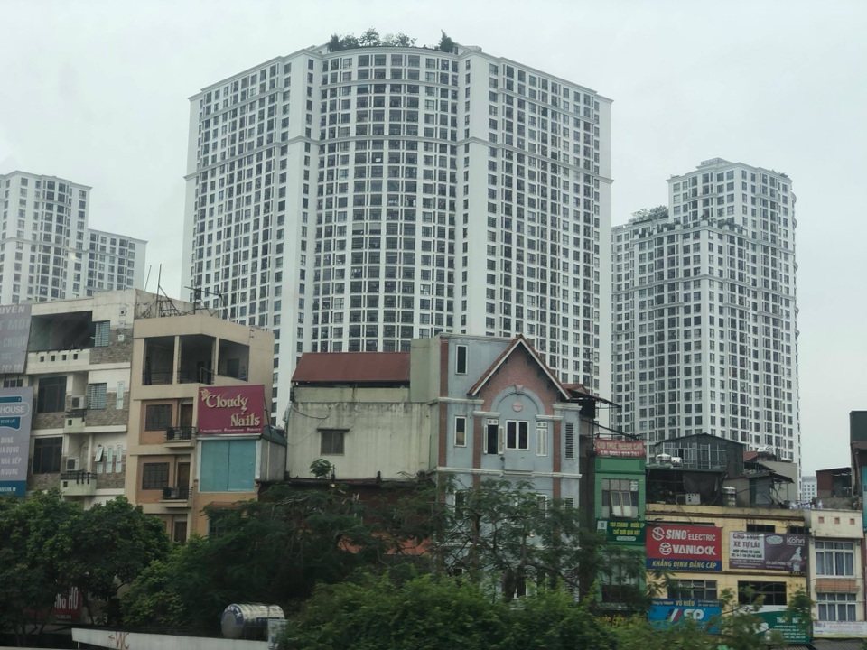 Chuyên gia tài chính: “Không nên kiểm soát tín dụng bất động sản một cách hà khắc” - 1 Chuyên gia tài chính: “Không nên kiểm soát tín dụng bất động sản một cách hà khắc” - 1