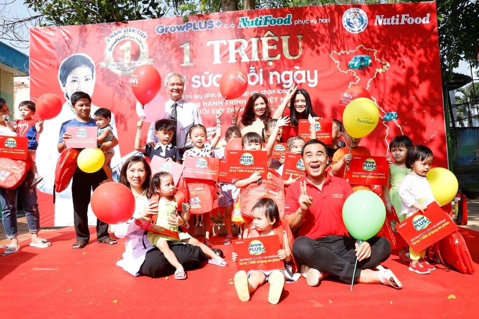 Trẻ suy dinh dưỡng sẽ được chăm sóc dinh dưỡng và uống sữa miễn phí - 3 Trẻ suy dinh dưỡng sẽ được chăm sóc dinh dưỡng và uống sữa miễn phí - 3