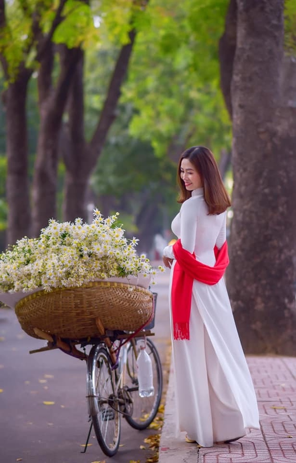 Ngắm nữ sinh... U40 chỉ chăm da bằng sữa tươi - 8 Ngắm nữ sinh... U40 chỉ chăm da bằng sữa tươi - 8