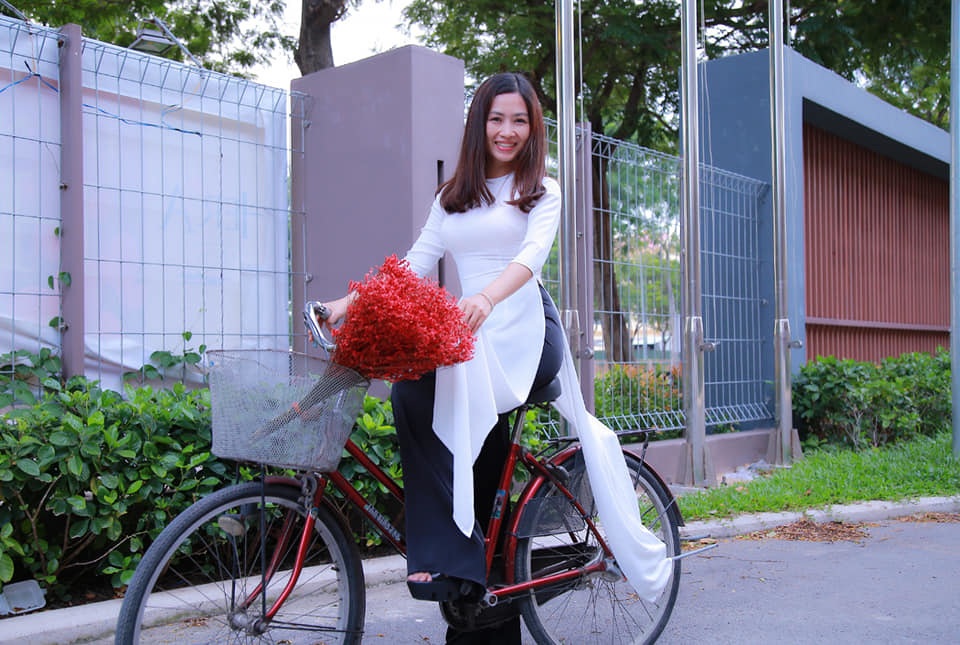 Ngắm nữ sinh... U40 chỉ chăm da bằng sữa tươi - 5 Ngắm nữ sinh... U40 chỉ chăm da bằng sữa tươi - 5
