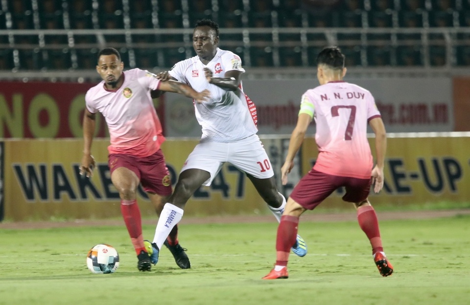 Sài Gòn FC đánh bại Hải Phòng trong trận cầu không pháo sáng - 3 Sài Gòn FC đánh bại Hải Phòng trong trận cầu không pháo sáng - 3