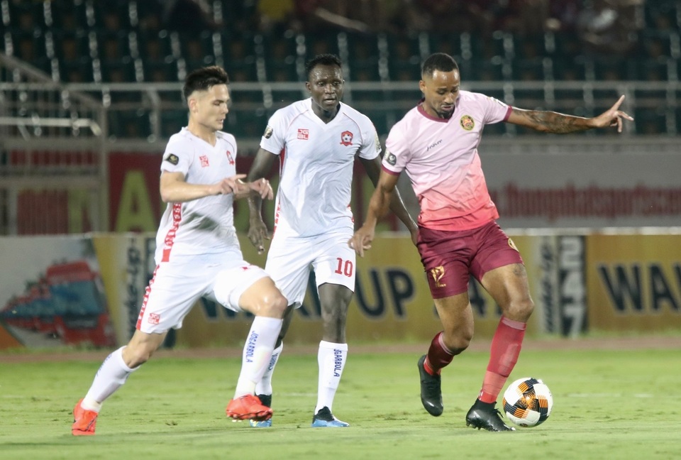 Sài Gòn FC đánh bại Hải Phòng trong trận cầu không pháo sáng - 2 Sài Gòn FC đánh bại Hải Phòng trong trận cầu không pháo sáng - 2