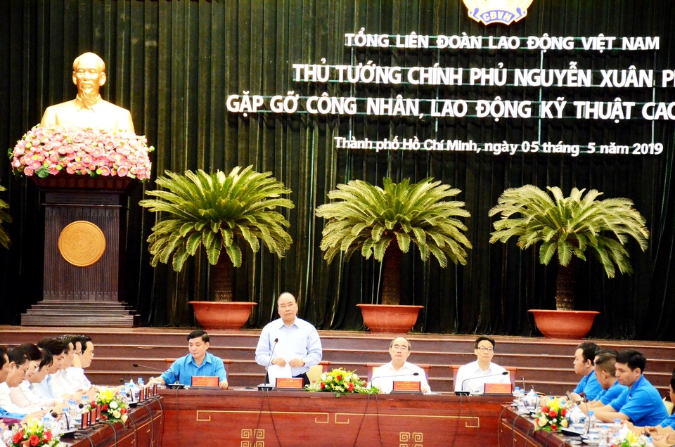 Thủ tướng: Công nhân cần giảm thời gian lướt web, chơi game và ngồi cà phê - 3 Thủ tướng: Công nhân cần giảm thời gian lướt web, chơi game và ngồi cà phê - 3