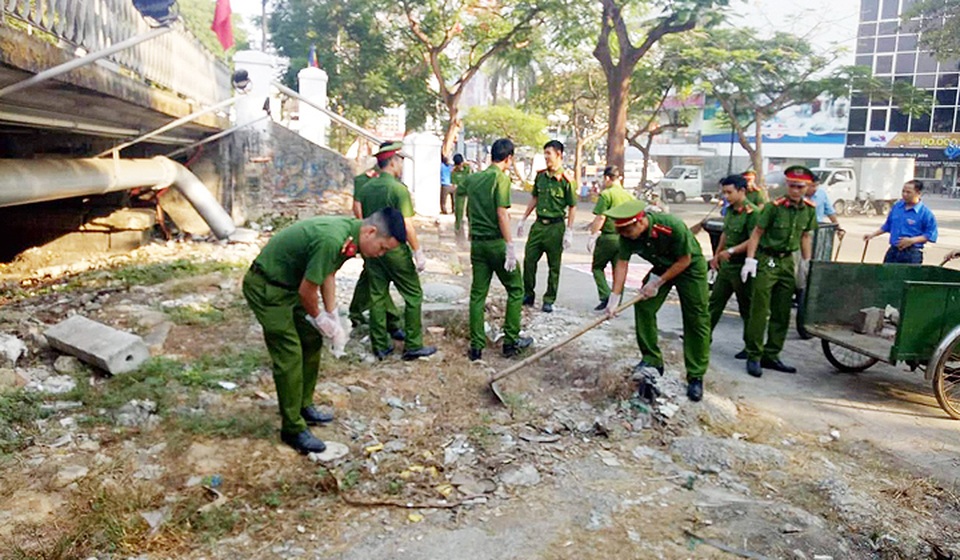 Ấn tượng 17 tuần thực hiện ngày Chủ Nhật xanh tại Huế - 14 Ấn tượng 17 tuần thực hiện ngày Chủ Nhật xanh tại Huế - 14