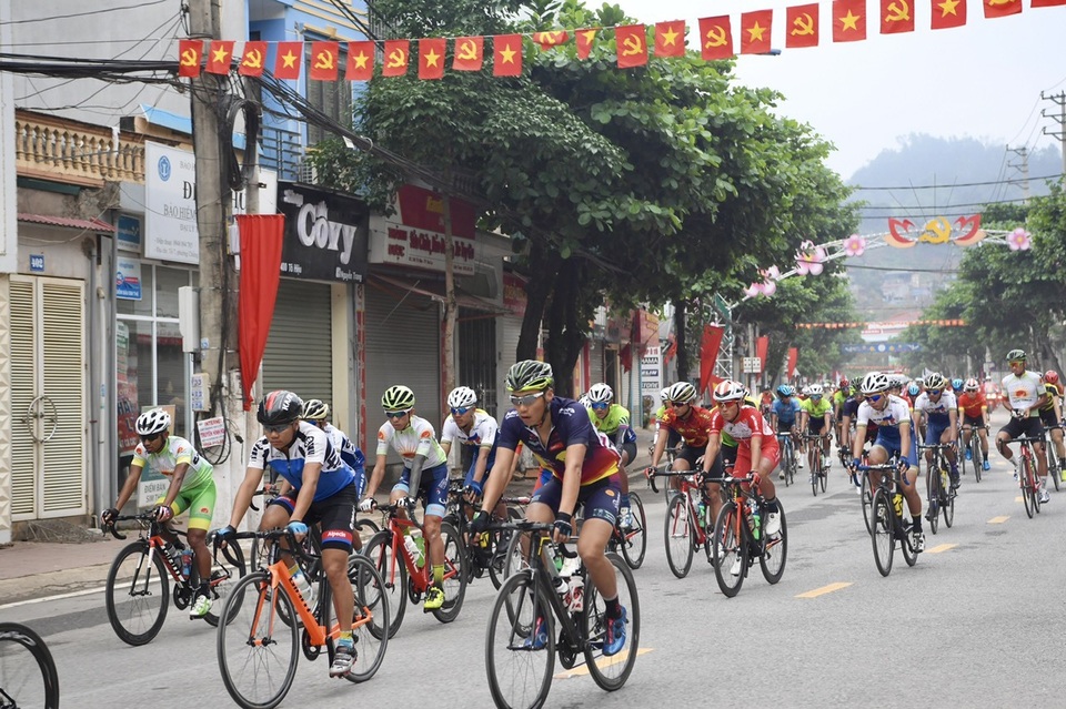 Chặng 3 Sơn La - Điện Biên, áo vàng đã đổi chủ - 3 Chặng 3 Sơn La - Điện Biên, áo vàng đã đổi chủ - 3