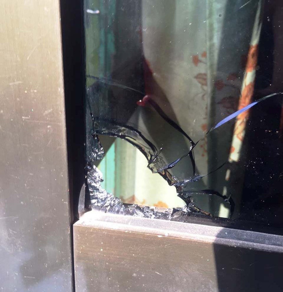 Vụ nữ giám đốc tố liên tục bị truy sát: Công an thu giữ 4 viên đạn - 3 Vụ nữ giám đốc tố liên tục bị truy sát: Công an thu giữ 4 viên đạn - 3