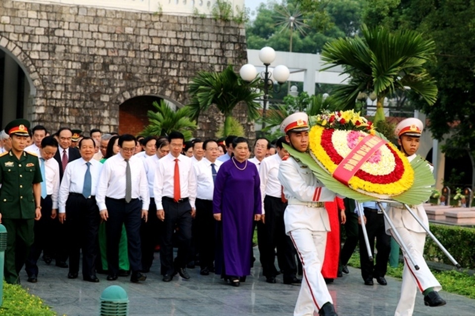 Lãnh đạo Đảng, Nhà nước viếng các anh hùng liệt sĩ tại Nghĩa trang A1 - 1 Lãnh đạo Đảng, Nhà nước viếng các anh hùng liệt sĩ tại Nghĩa trang A1 - 1