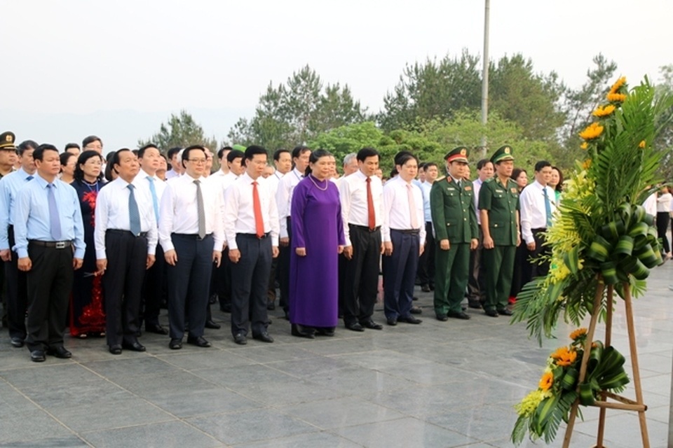 Lãnh đạo Đảng, Nhà nước viếng các anh hùng liệt sĩ tại Nghĩa trang A1 - 4 Lãnh đạo Đảng, Nhà nước viếng các anh hùng liệt sĩ tại Nghĩa trang A1 - 4