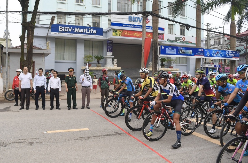 Chặng 3 Sơn La - Điện Biên, áo vàng đã đổi chủ - 1 Chặng 3 Sơn La - Điện Biên, áo vàng đã đổi chủ - 1