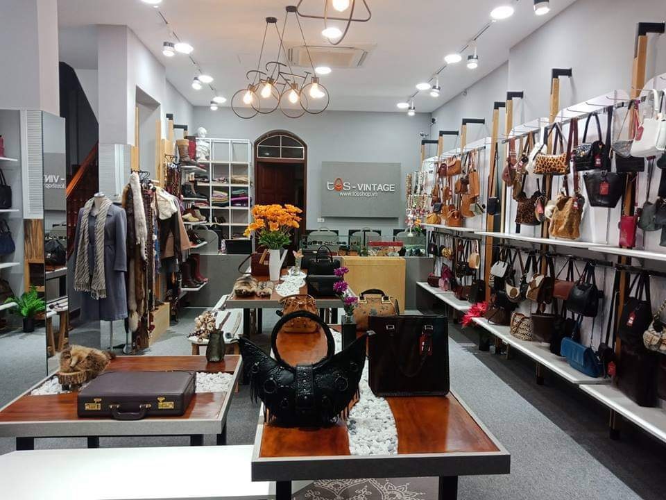 Hành trình tạo dựng chuỗi cửa hàng thời trang secondhand của TOSSHOP - 2 Hành trình tạo dựng chuỗi cửa hàng thời trang secondhand của TOSSHOP - 2