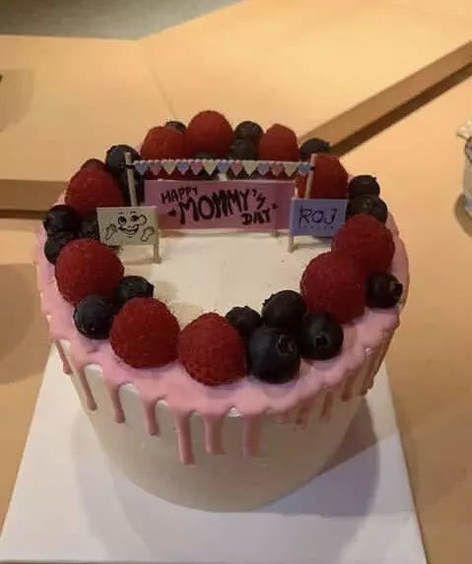 Lâm Tâm Như hạnh phúc đón Ngày của mẹ sớm - 3 Lâm Tâm Như hạnh phúc đón Ngày của mẹ sớm - 3