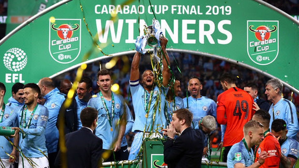 Cầu thủ Man Utd bị trừ lương, Man City “bơi trong tiền thưởng” - 2 Cầu thủ Man Utd bị trừ lương, Man City “bơi trong tiền thưởng” - 2