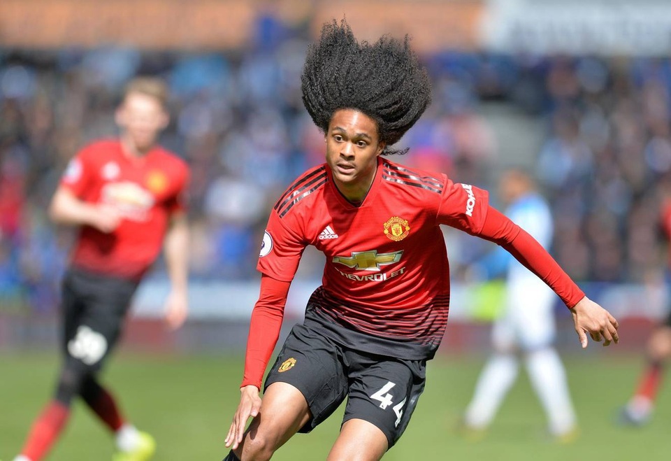 Những khoảnh khắc tệ hại của Man Utd trước Huddersfield - 15