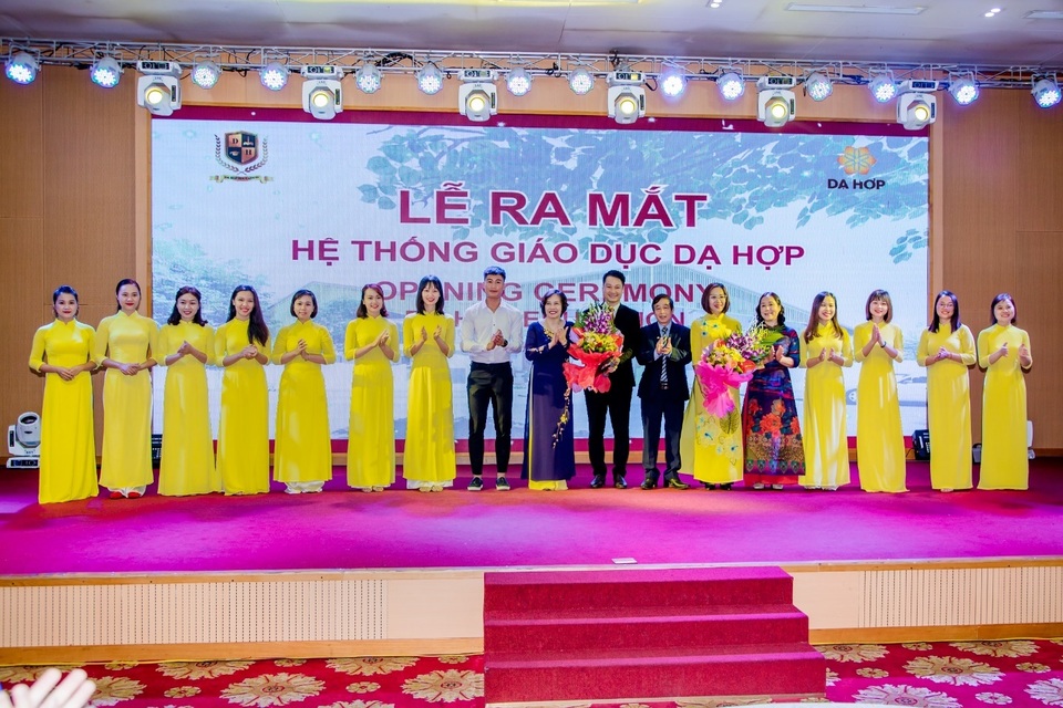 “Chúng tôi mong học sinh Hòa Bình dám thử, dám sai, dám trưởng thành” - 3 “Chúng tôi mong học sinh Hòa Bình dám thử, dám sai, dám trưởng thành” - 3