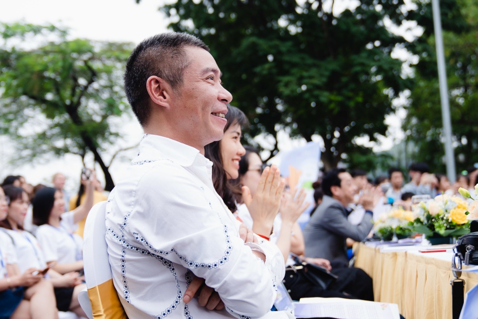 Siêu mẫu Hồng Quế gợi cảm trình diễn kêu gọi bảo vệ môi trường không rác thải - 8 Siêu mẫu Hồng Quế gợi cảm trình diễn kêu gọi bảo vệ môi trường không rác thải - 8