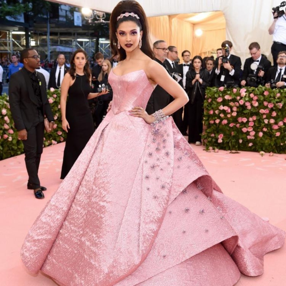 Minh tinh Ấn Độ kiêu sa dự Met gala - 5 Minh tinh Ấn Độ kiêu sa dự Met gala - 5