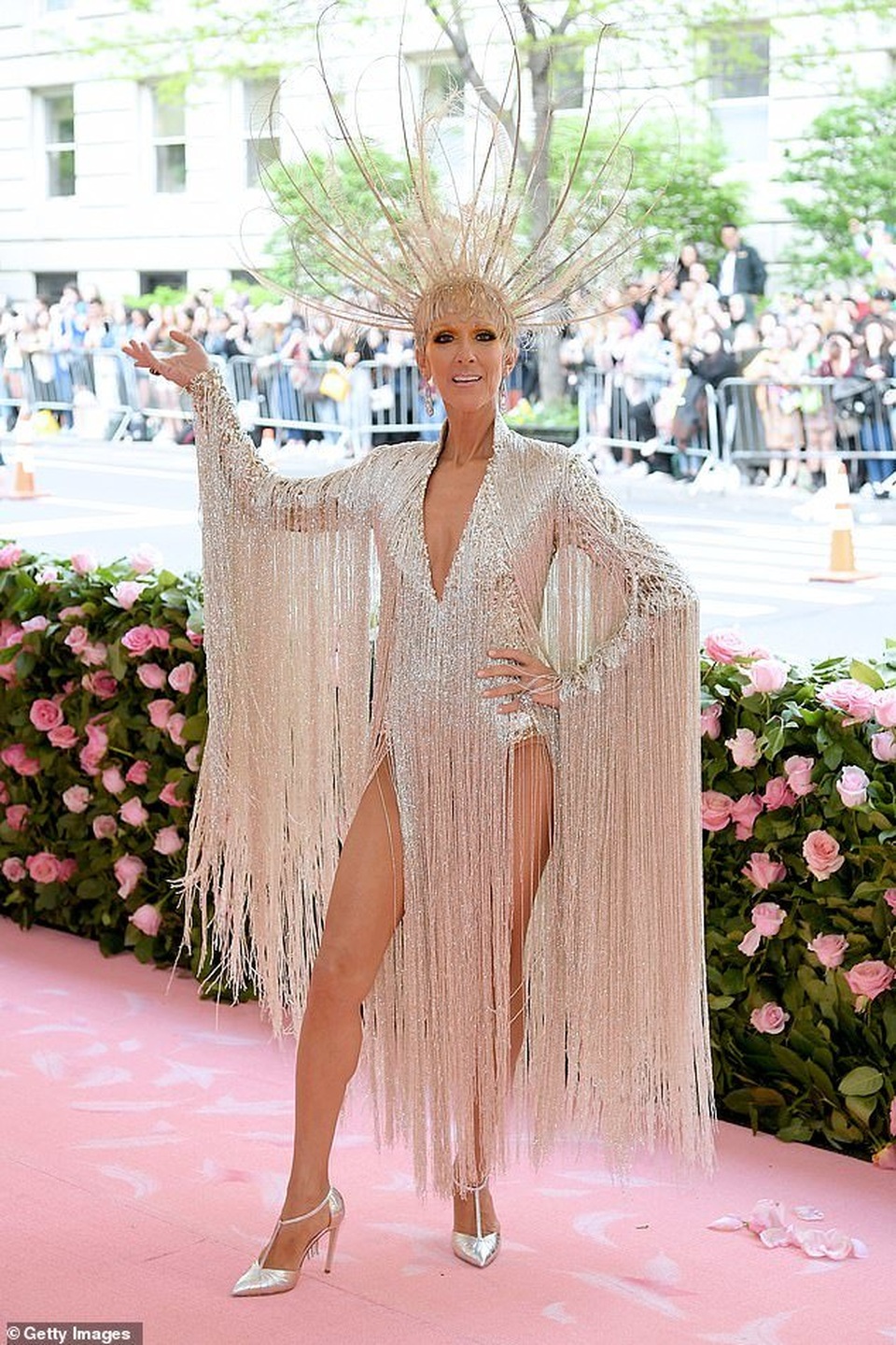Celine Dion được khen mặc quá bắt mắt - 4 Celine Dion được khen mặc quá bắt mắt - 4