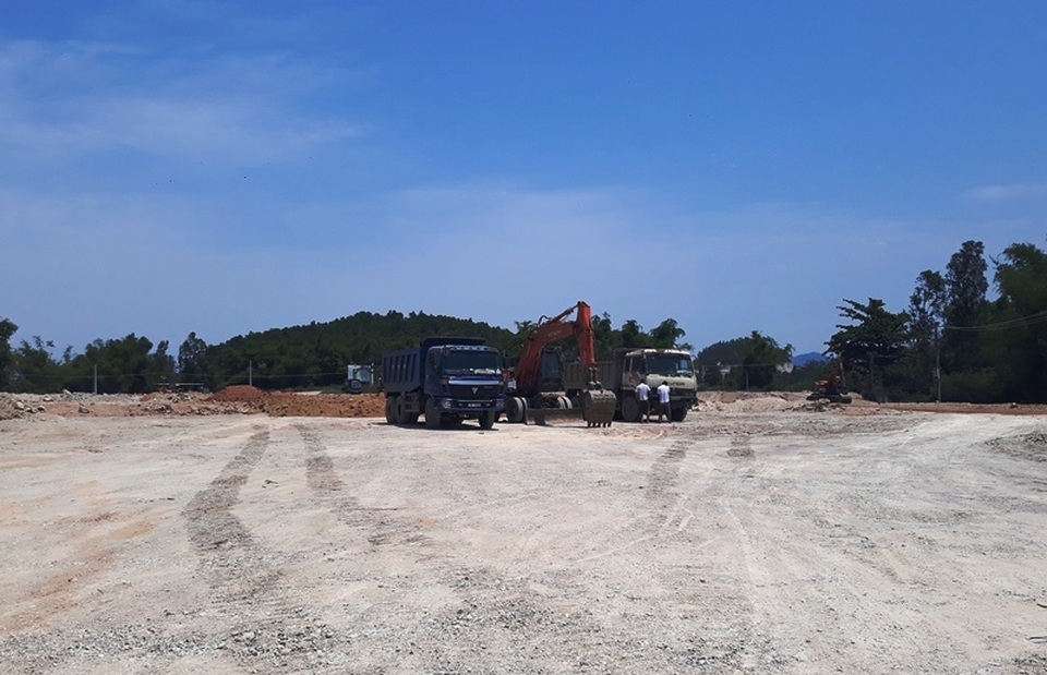 UBND tỉnh Bình Định chỉ đạo, huyện họp “nóng” vụ núi Mò O bị xẻ thịt! - 2 UBND tỉnh Bình Định chỉ đạo, huyện họp “nóng” vụ núi Mò O bị xẻ thịt! - 2