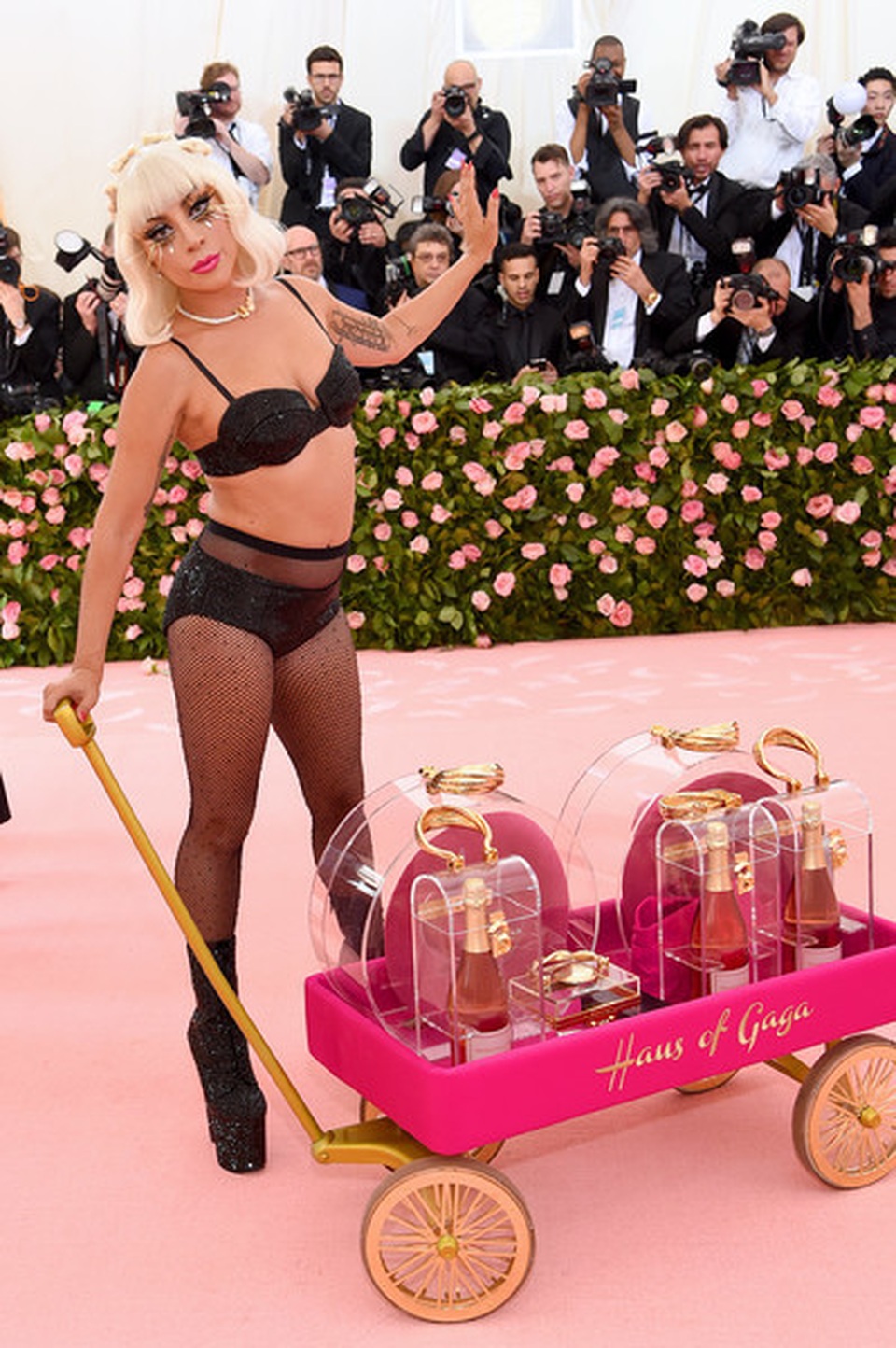 Loạt trang phục nổi bật của Lady Gaga tại Met gala 2019 - 3