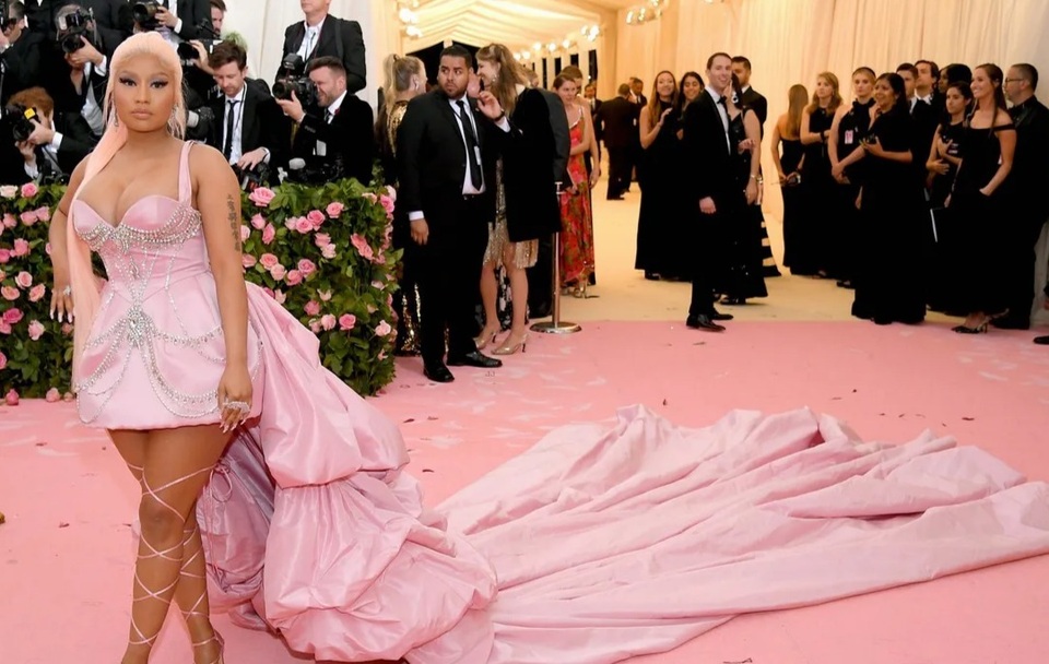 Nicki Minaj khoe ngực khủng tại Met gala - 6