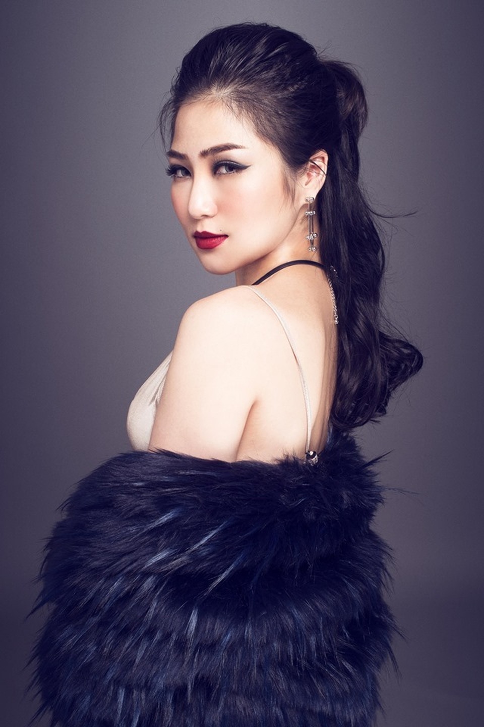 Hương Tràm diễn show cuối cùng trước khi tạm dừng sự nghiệp - 2 Hương Tràm diễn show cuối cùng trước khi tạm dừng sự nghiệp - 2
