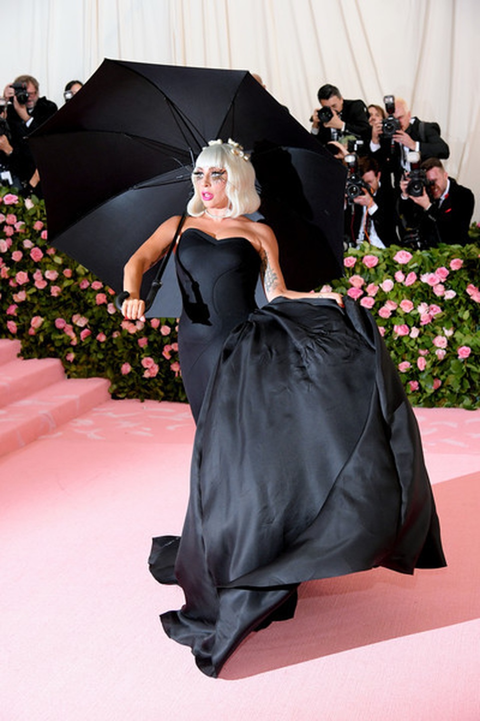 Loạt trang phục nổi bật của Lady Gaga tại Met gala 2019 - 6