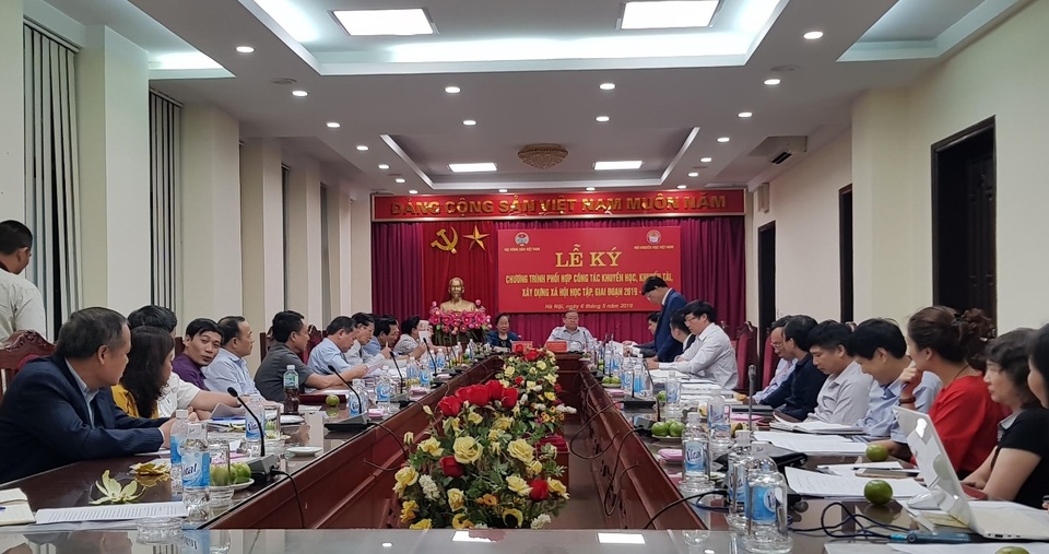 Hội Khuyến học Việt Nam ký kết với Hội Nông dân Việt Nam về học tập suốt đời - 2 Hội Khuyến học Việt Nam ký kết với Hội Nông dân Việt Nam về học tập suốt đời - 2