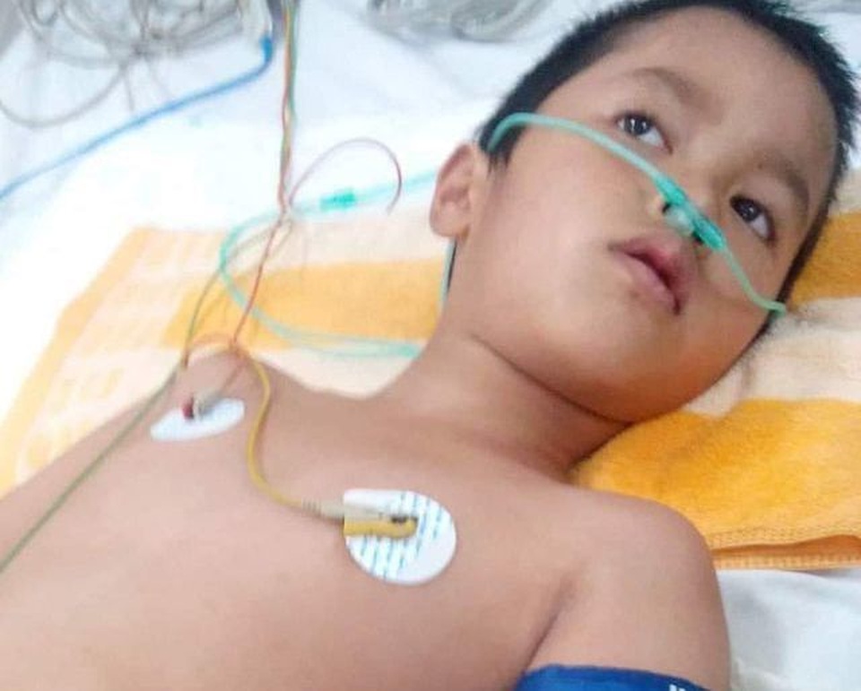 Bé trai có nguy cơ bại liệt đang dần hồi phục được bạn đọc Dân trí giúp đỡ gần 40 triệu đồng - 1 Bé trai có nguy cơ bại liệt đang dần hồi phục được bạn đọc Dân trí giúp đỡ gần 40 triệu đồng - 1