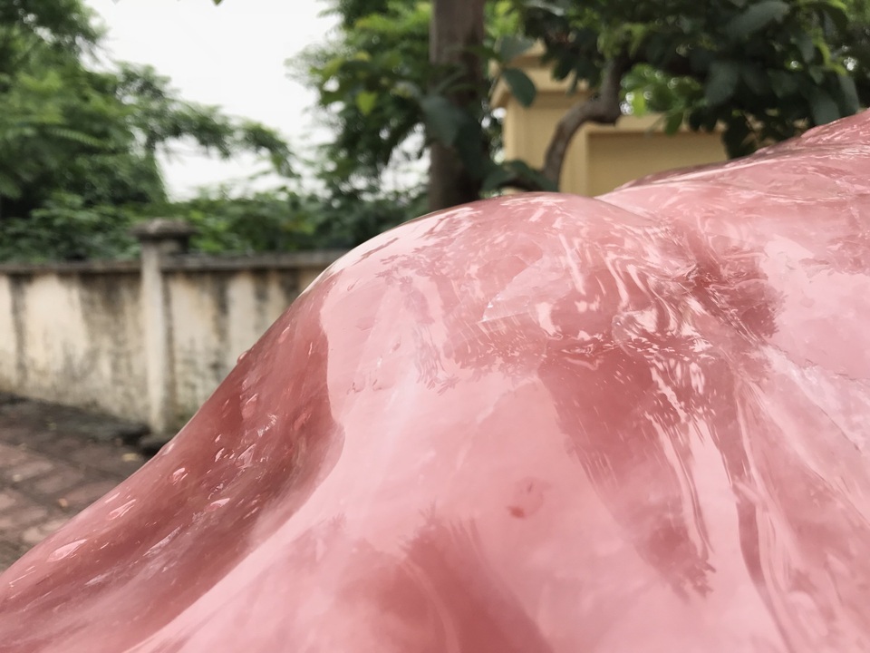 Sững sờ trước vẻ đẹp của bộ bàn ghế đá thạch anh hồng, chỉ đại gia mới dám chơi - 5 Sững sờ trước vẻ đẹp của bộ bàn ghế đá thạch anh hồng, chỉ đại gia mới dám chơi - 5