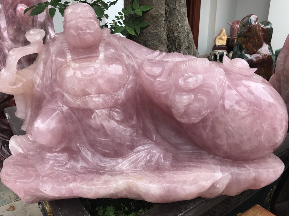 Sững sờ trước vẻ đẹp của bộ bàn ghế đá thạch anh hồng, chỉ đại gia mới dám chơi - 7 Sững sờ trước vẻ đẹp của bộ bàn ghế đá thạch anh hồng, chỉ đại gia mới dám chơi - 7