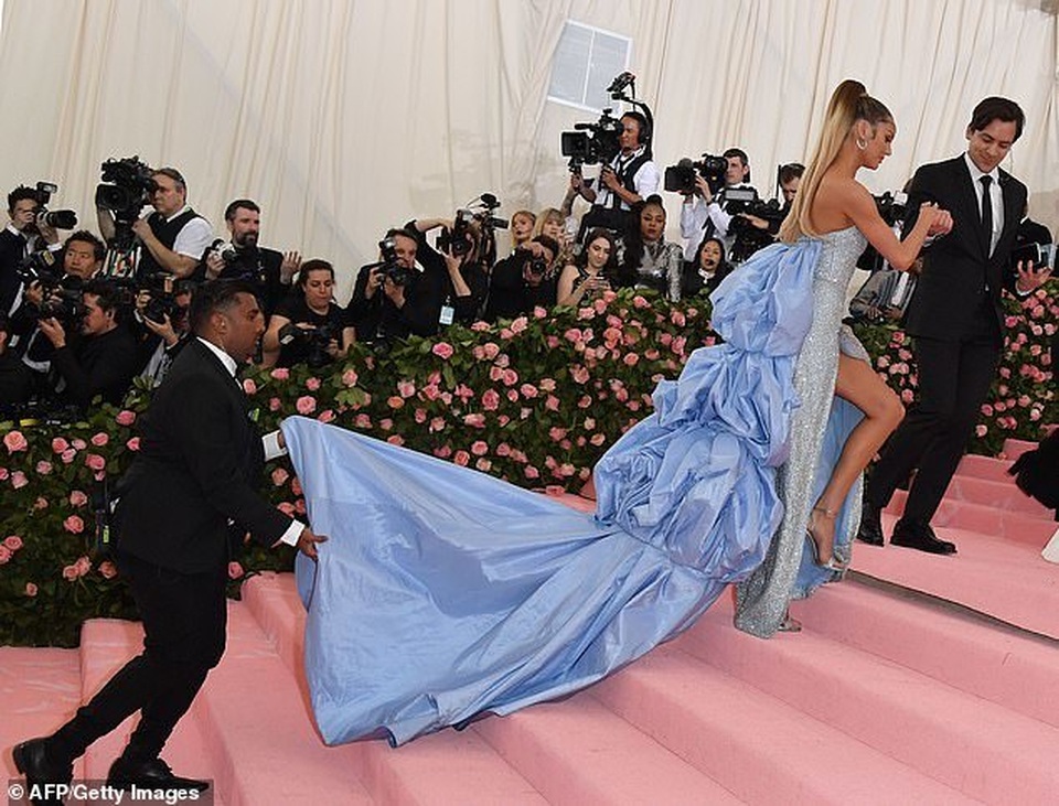 Mê mẩn ngắm đôi chân thon tuyệt đẹp của thiên thần Candice Swanepoel - 9 Mê mẩn ngắm đôi chân thon tuyệt đẹp của thiên thần Candice Swanepoel - 9