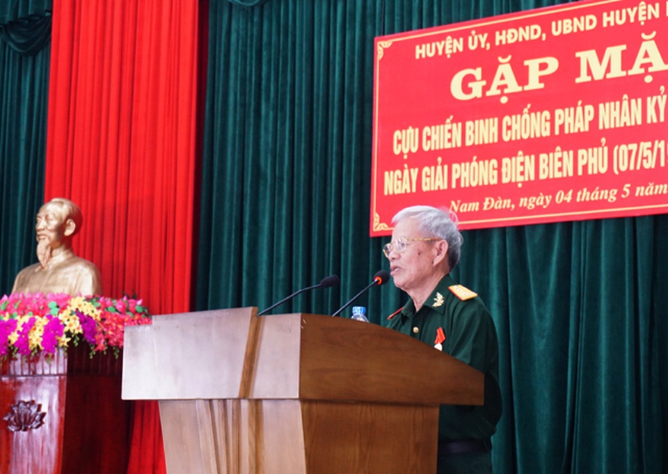 Để phá được lô cốt trên Đồi C2, hai đồng đội đã ngã xuống ngay trước mặt tôi... - 1 Để phá được lô cốt trên Đồi C2, hai đồng đội đã ngã xuống ngay trước mặt tôi... - 1