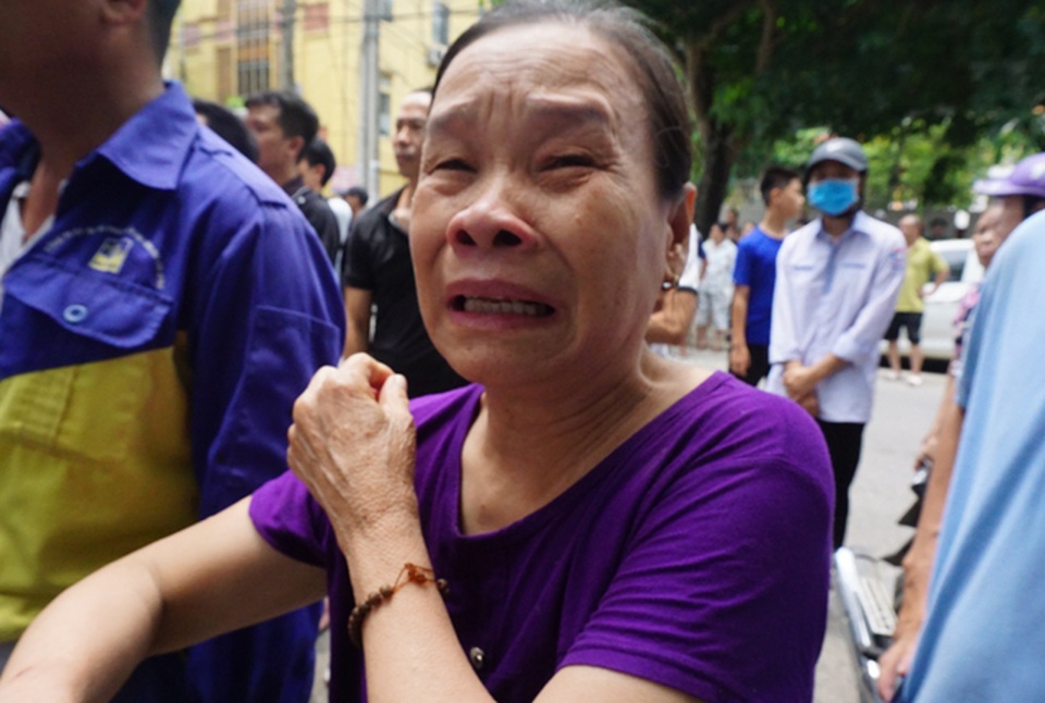 Trường mầm non gặp sự cố điện, hàng trăm phụ huynh khóc mếu đón con - 5 Trường mầm non gặp sự cố điện, hàng trăm phụ huynh khóc mếu đón con - 5