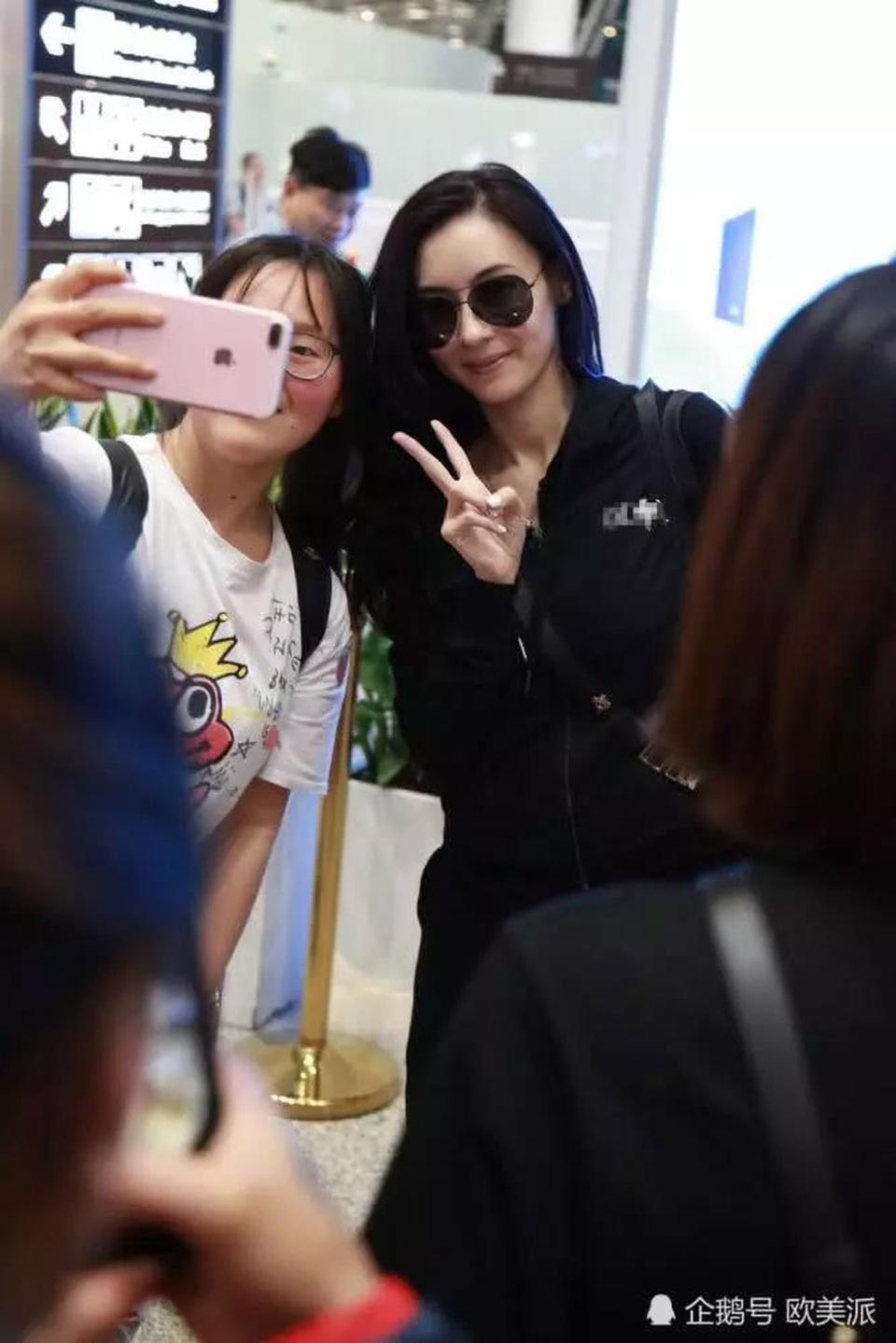 “Bà mẹ ba con” Trương Bá Chi được khen trẻ đẹp như thời thiếu nữ - 3