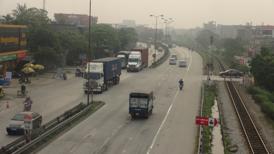 CSGT than thở hàng loạt biển báo, vạch sơn sai quy chuẩn - 18 CSGT than thở hàng loạt biển báo, vạch sơn sai quy chuẩn - 18