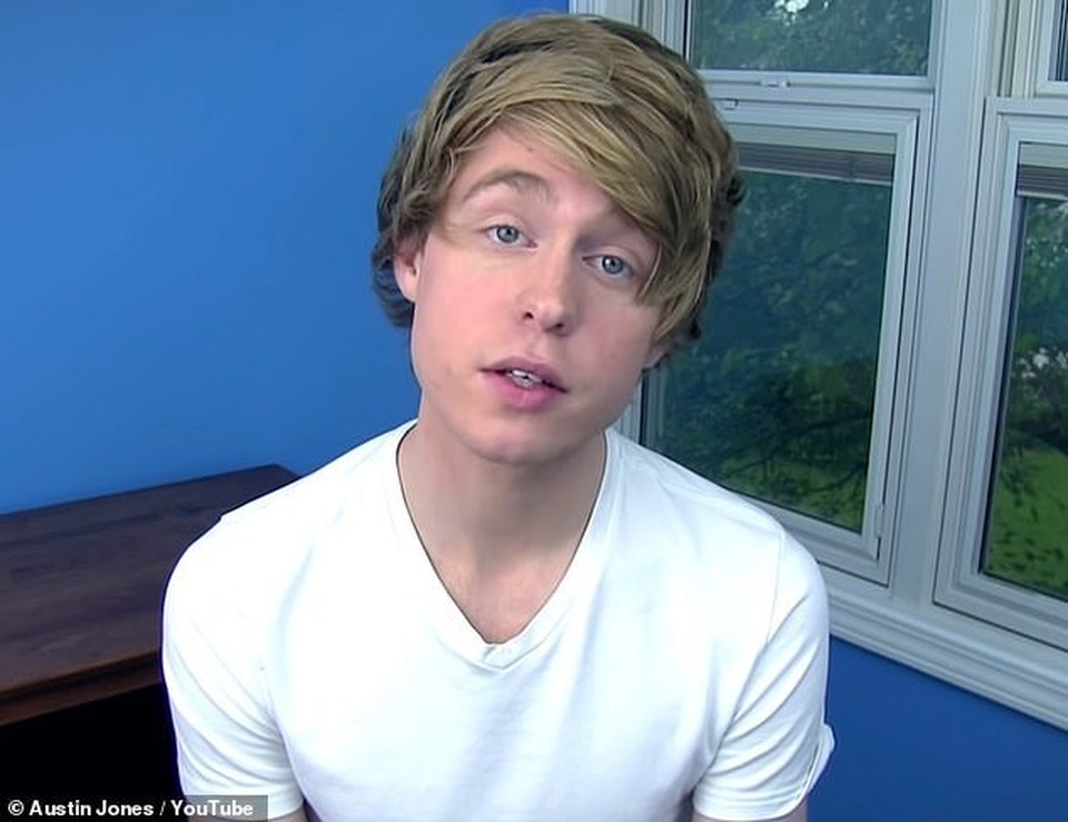 Ngôi sao Youtube ngồi tù 10 năm vì khuyến khích thiếu nữ quay video khiêu dâm - 1 Ngôi sao Youtube ngồi tù 10 năm vì khuyến khích thiếu nữ quay video khiêu dâm - 1