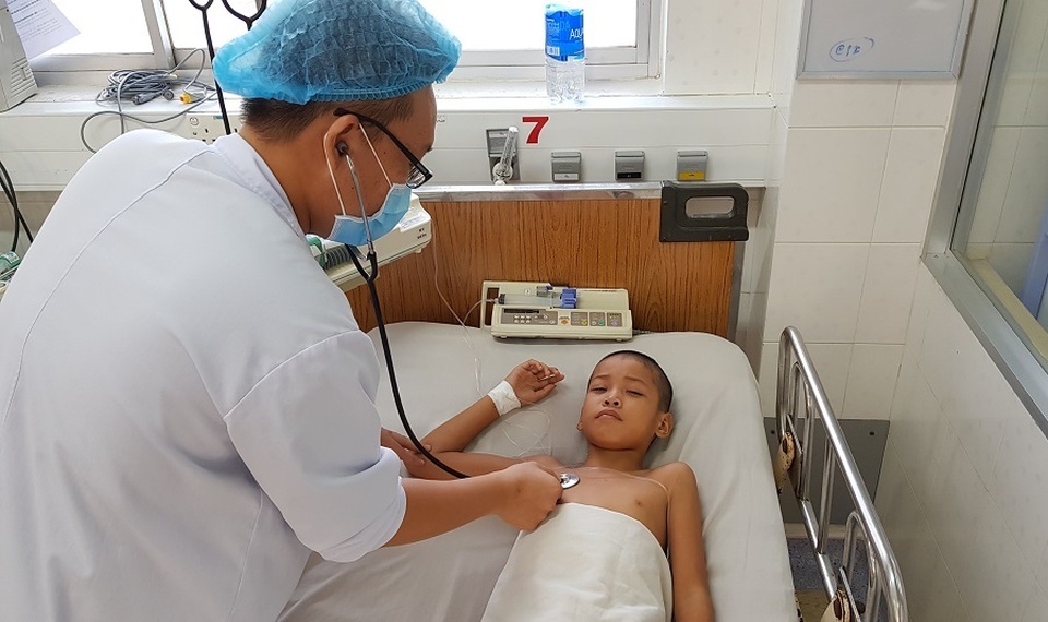 Xót xa cậu học trò nghèo bị nhiễm uốn ván trong lúc đi lượm ve chai - 5 Xót xa cậu học trò nghèo bị nhiễm uốn ván trong lúc đi lượm ve chai - 5