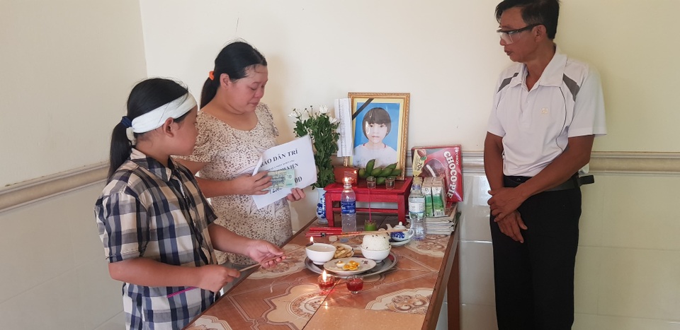 Bạn đọc giúp đỡ gia đình cháu bé bị viêm não Nhật Bản hơn 72 triệu đồng - 2 Bạn đọc giúp đỡ gia đình cháu bé bị viêm não Nhật Bản hơn 72 triệu đồng - 2