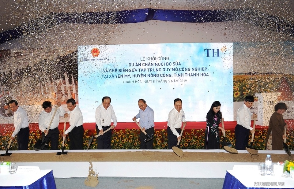 Thủ tướng Chính phủ dự lễ khởi công cụm trang trại bò sữa 3.800 tỷ đồng - 1 Thủ tướng Chính phủ dự lễ khởi công cụm trang trại bò sữa 3.800 tỷ đồng - 1