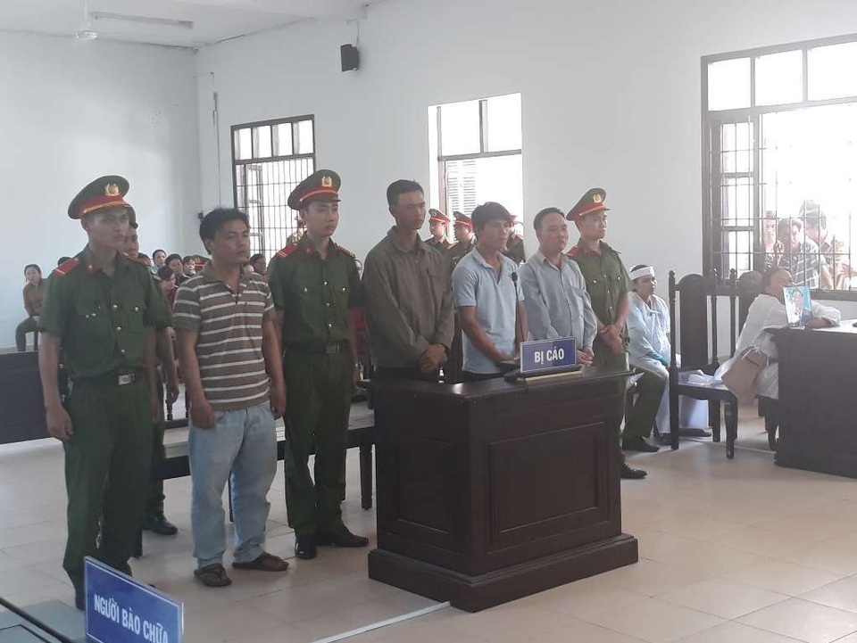 Giết người chỉ vì bò ăn cây chuối - 1 Giết người chỉ vì bò ăn cây chuối - 1