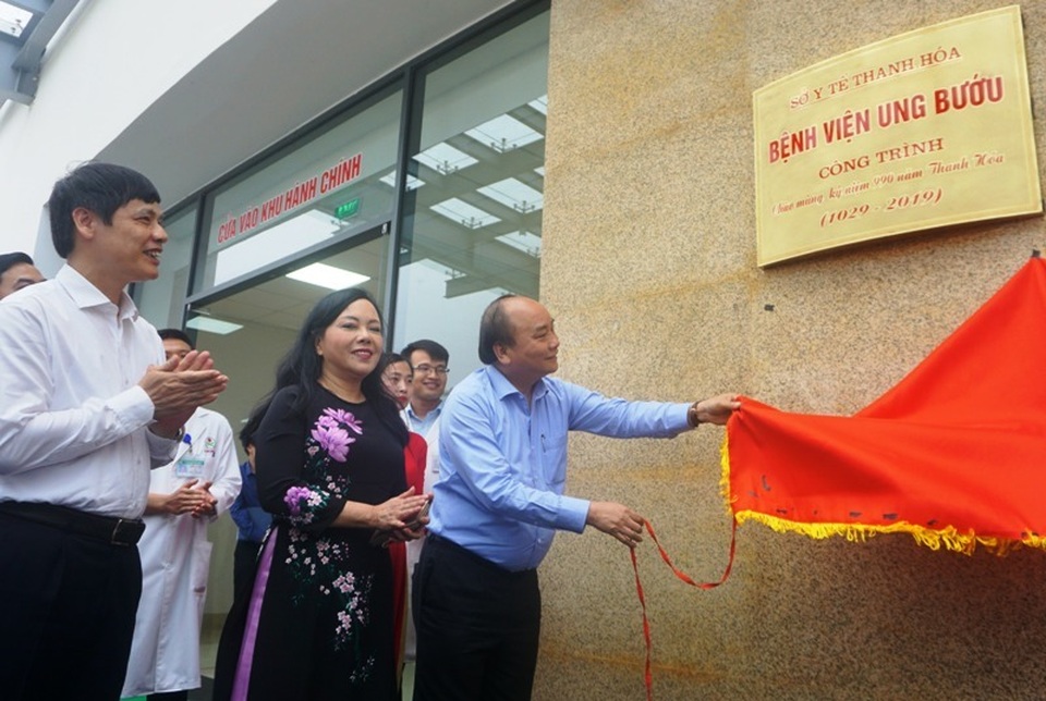 Thủ tướng Chính phủ gắn biển công trình Bệnh viện Ung bướu tỉnh Thanh Hóa - 1 Thủ tướng Chính phủ gắn biển công trình Bệnh viện Ung bướu tỉnh Thanh Hóa - 1