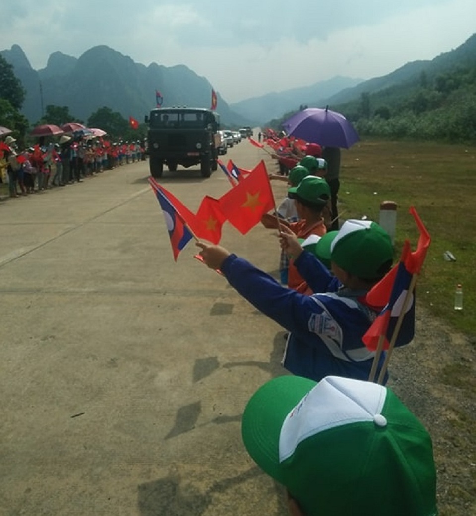 Đón 43 hài cốt liệt sĩ hy sinh tại Lào về quê hương - 3 Đón 43 hài cốt liệt sĩ hy sinh tại Lào về quê hương - 3