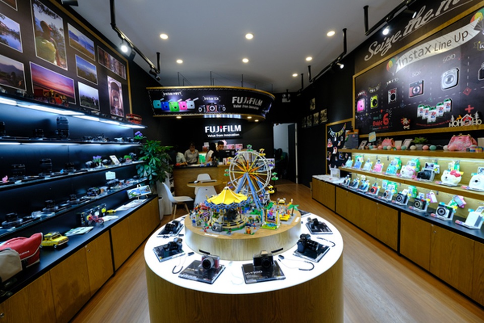 Fujifilm Brandshop lan tỏa cảm hứng nhiếp ảnh cùng công nghệ tiên tiến - 3 Fujifilm Brandshop lan tỏa cảm hứng nhiếp ảnh cùng công nghệ tiên tiến - 3