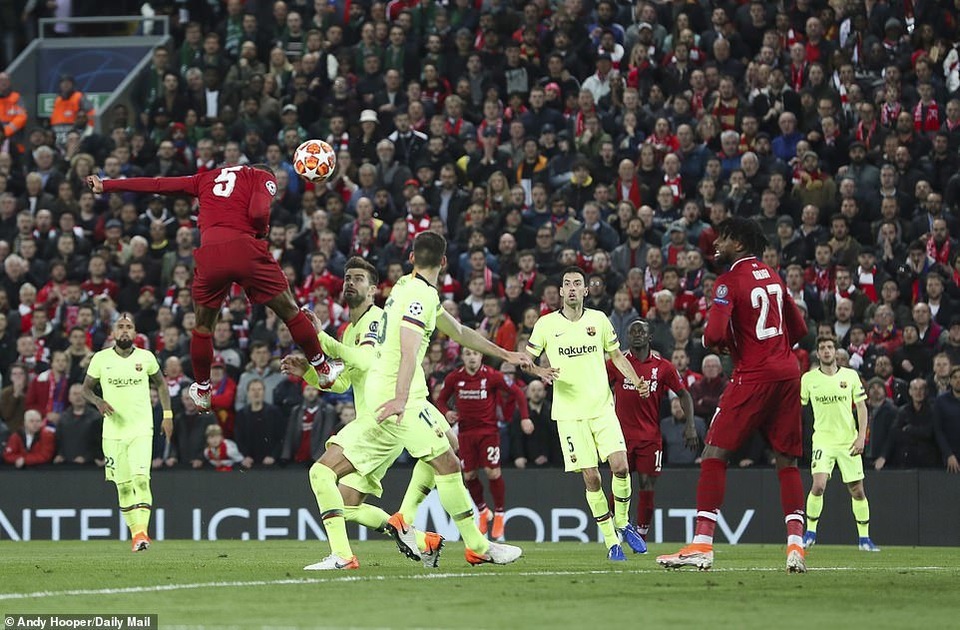 Những khoảnh khắc kinh điển trong ngày Liverpool “hủy diệt” Barcelona - 10 Những khoảnh khắc kinh điển trong ngày Liverpool “hủy diệt” Barcelona - 10