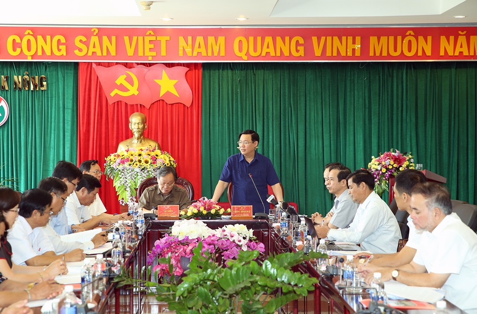 Phó Thủ tướng Vương Đình Huệ kiểm tra công tác cán bộ tại tỉnh Đắk Nông - 2 Phó Thủ tướng Vương Đình Huệ kiểm tra công tác cán bộ tại tỉnh Đắk Nông - 2