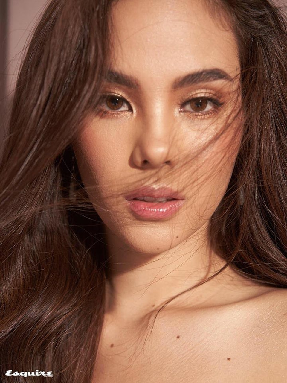 Vẻ đẹp rực rỡ và gợi cảm của Hoa hậu Hoàn vũ Catriona Gray - 5 Vẻ đẹp rực rỡ và gợi cảm của Hoa hậu Hoàn vũ Catriona Gray - 5
