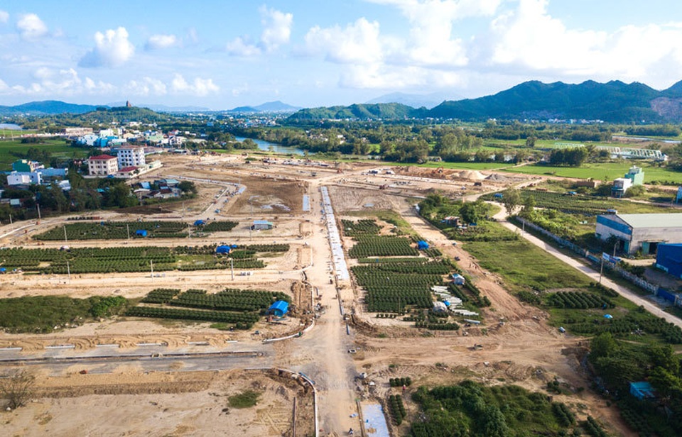 Đà Nẵng tiêu điều: Sau cơn biến động, tay to tan tác - 1 Đà Nẵng tiêu điều: Sau cơn biến động, tay to tan tác - 1